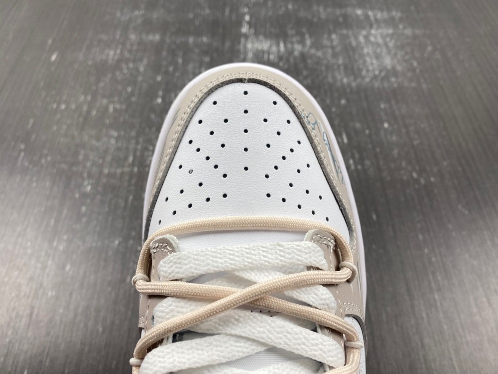 Nike Dunk Low DV0831-102