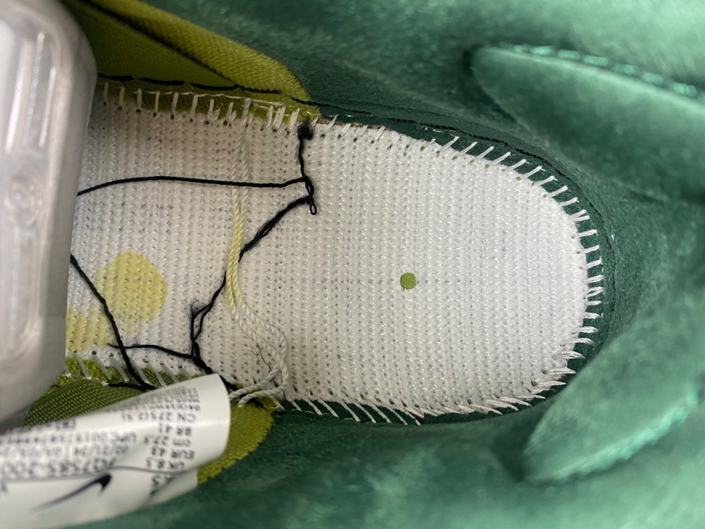 Nike SB Dunk Low “Escargot”FQ7585-200