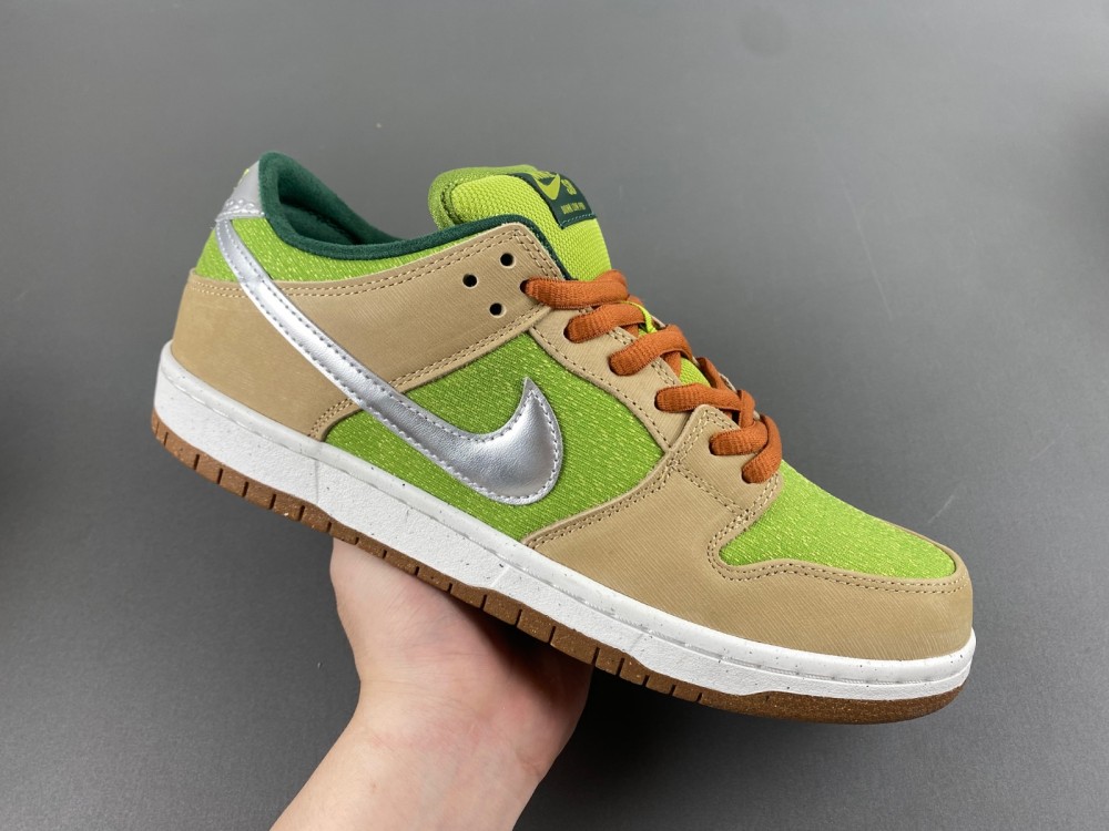 Nike SB Dunk Low “Escargot”FQ7585-200