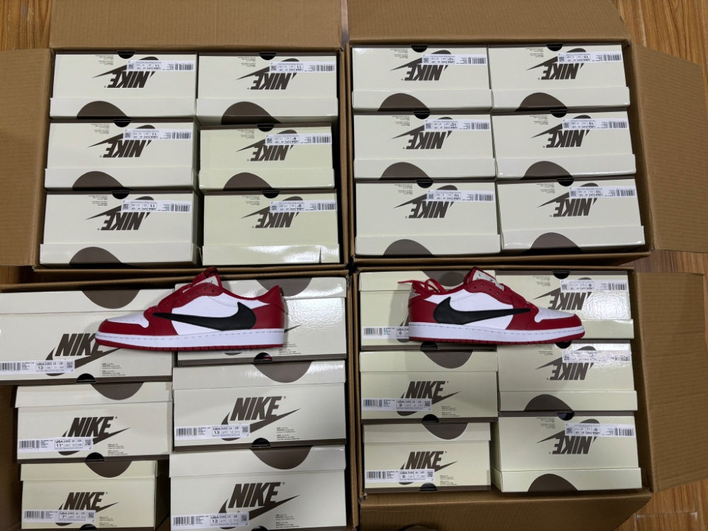 Travis Scott x Air Jordan 1 Low DM7866-101