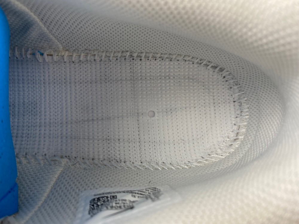 Travis Scott x Nike Zoom Field HQ3061-100