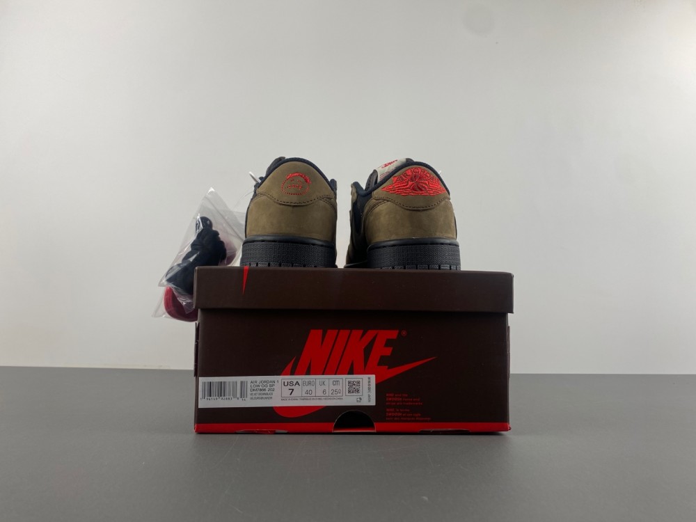 Travis Scott x Air Jordan 1 Low DM7866-202
