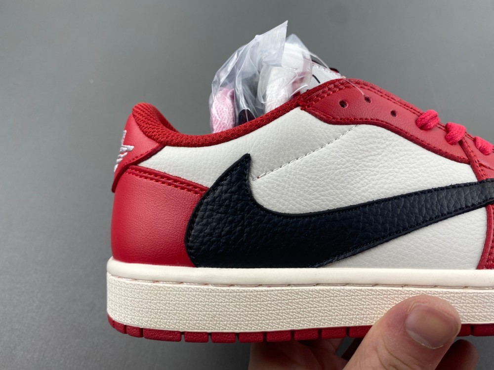 Travis Scott x Air Jordan DZ4137-700