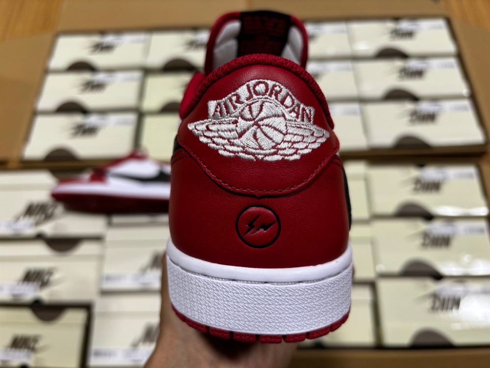 Travis Scott x Air Jordan 1 Low DM7866-101