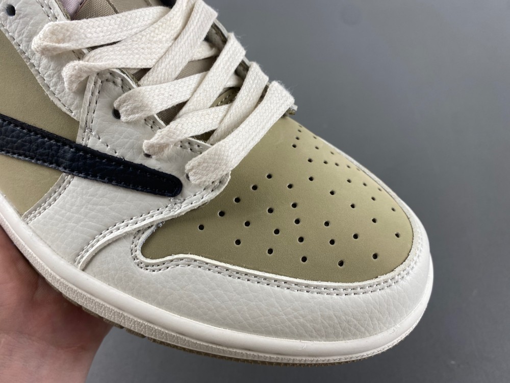 Travis Scott x Air Jordan DZ137-701