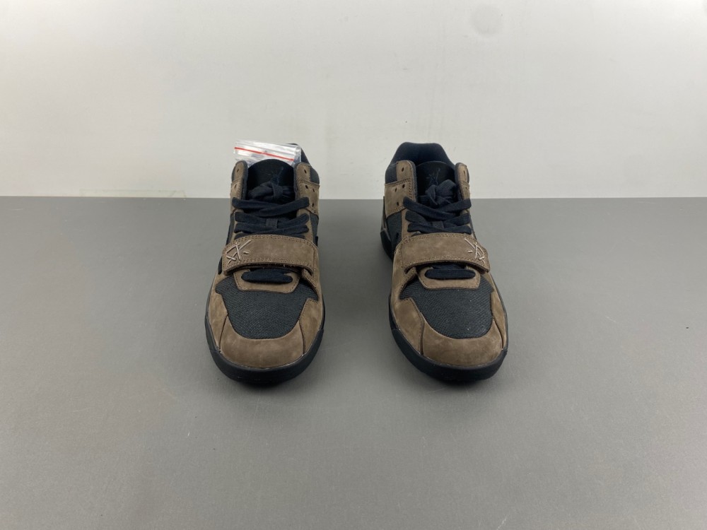 Travis Scott x Air Jordan 1 Low DZ4137-701