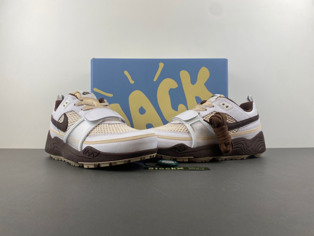 Travis Scott x Nike Zoom HQ3073-100