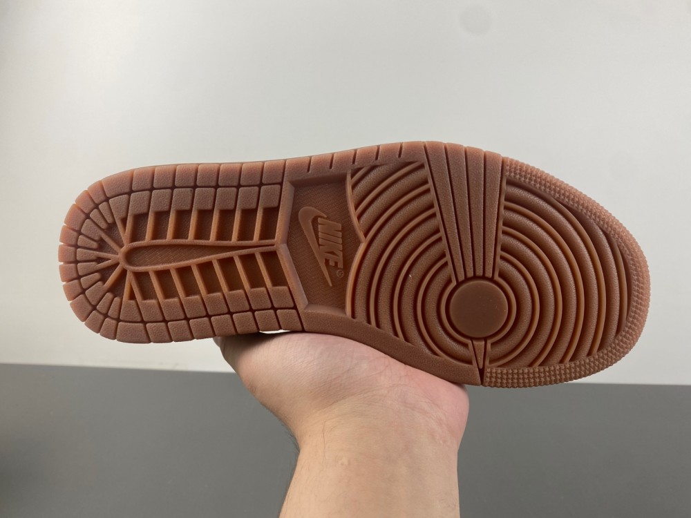 Travis Scott x Air Jordan CQ4277-112