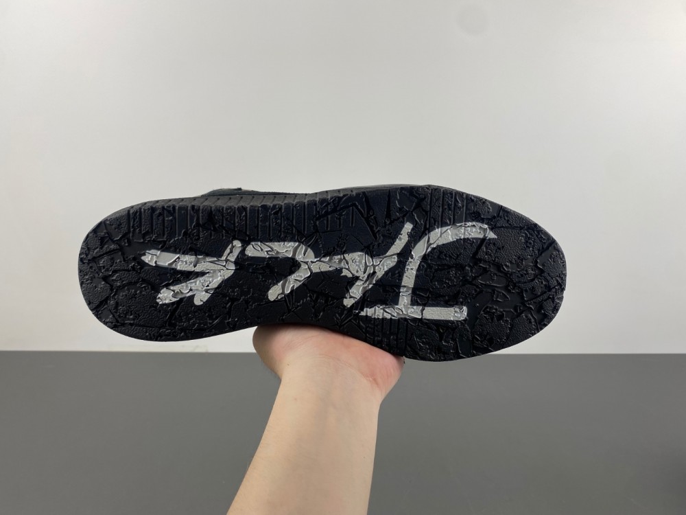 Travis Scott x Air Jordan 1 Low DZ4137-701