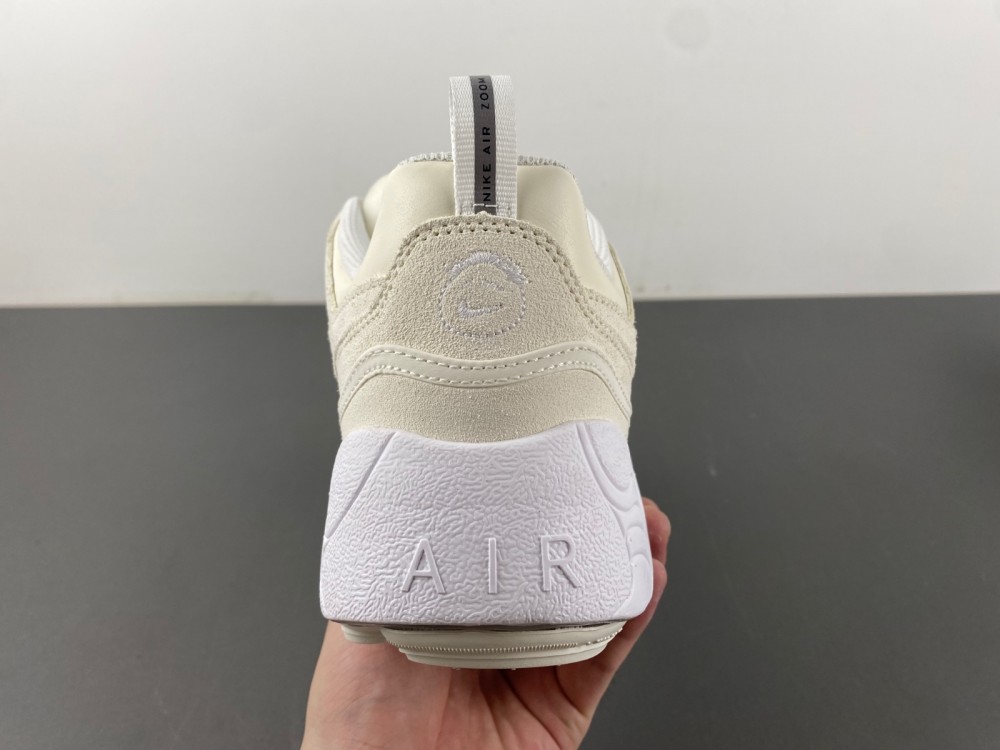 Travis Scott x Nike Zoom Field HQ3061-100