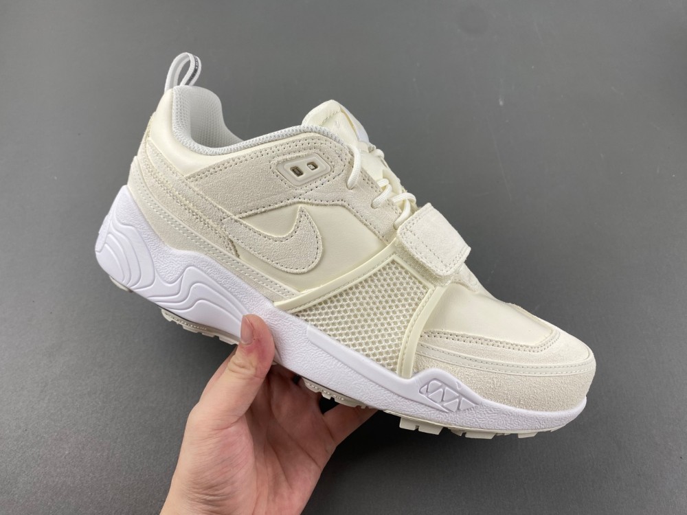 Travis Scott x Nike Zoom Field HQ3061-100