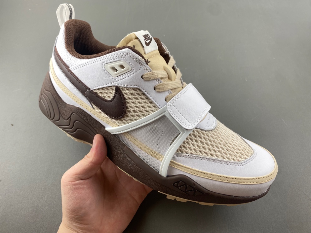 Travis Scott x Nike Zoom HQ3073-100