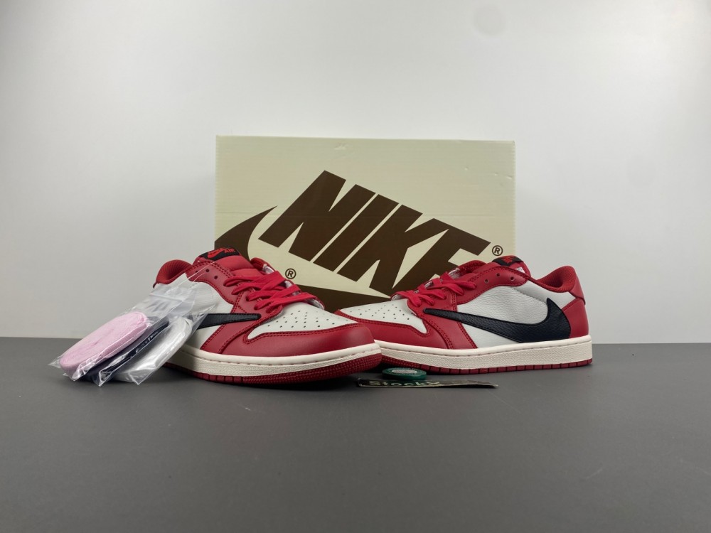 Travis Scott x Air Jordan DZ4137-700