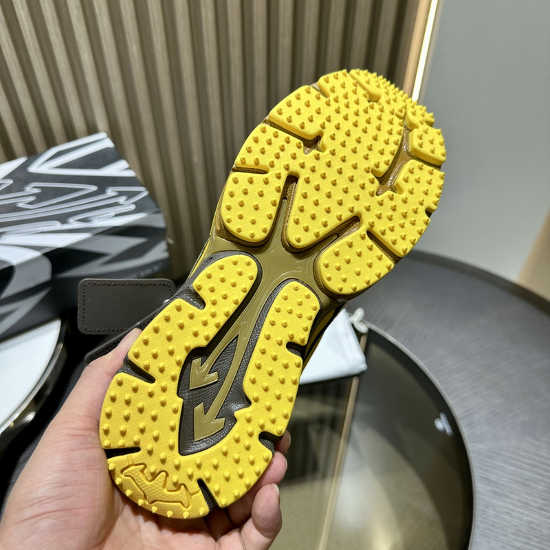 OFF-WHITE BE RIGHT BACK