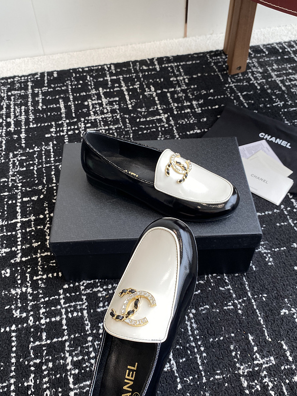 Chanel Leather CC Logo Loafers