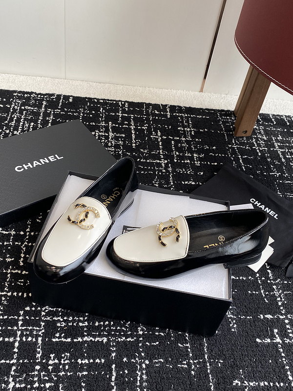 Chanel Leather CC Logo Loafers