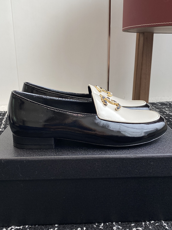 Chanel Leather CC Logo Loafers