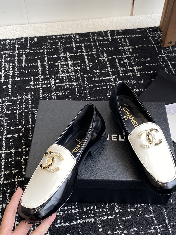 Chanel Leather CC Logo Loafers