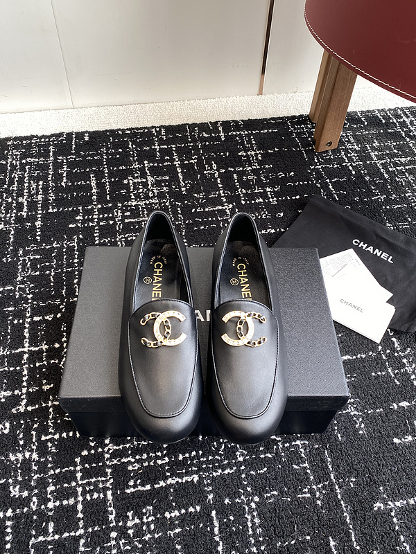 Chanel Leather CC Logo Loafers