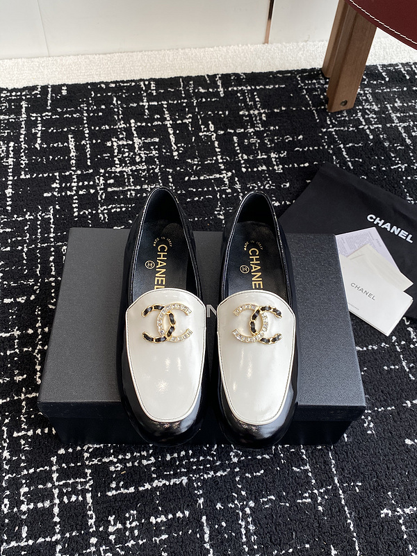 Chanel Leather CC Logo Loafers
