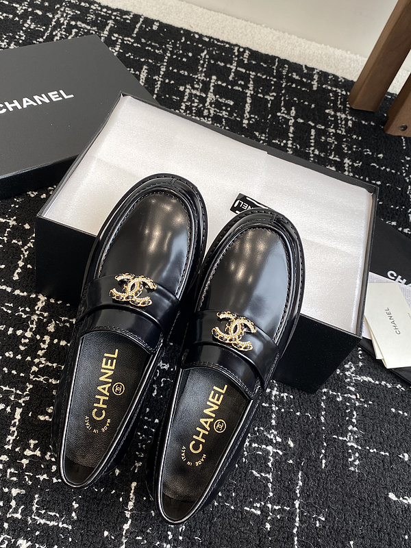 Chanel Leather CC Logo Loafers