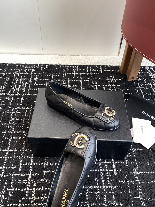 Chanel Leather CC Logo Loafers