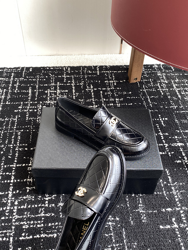 Chanel Leather CC Logo Loafers