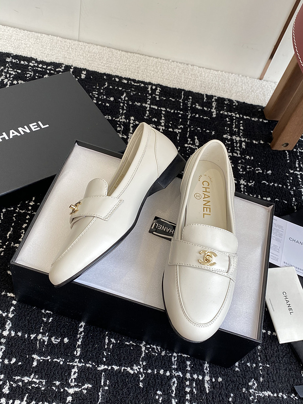 Chanel Leather CC Logo Loafers