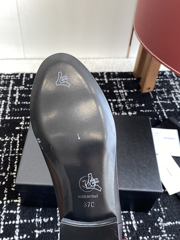 Chanel Leather CC Logo Loafers
