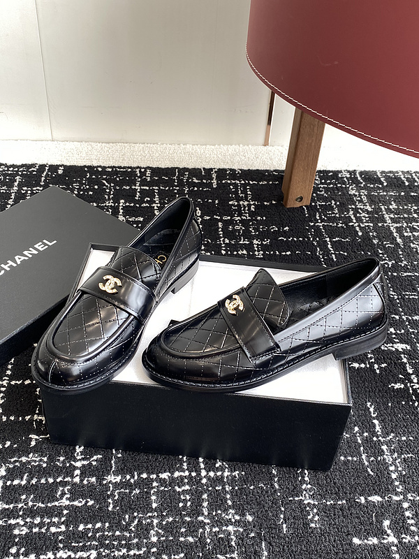 Chanel Leather CC Logo Loafers
