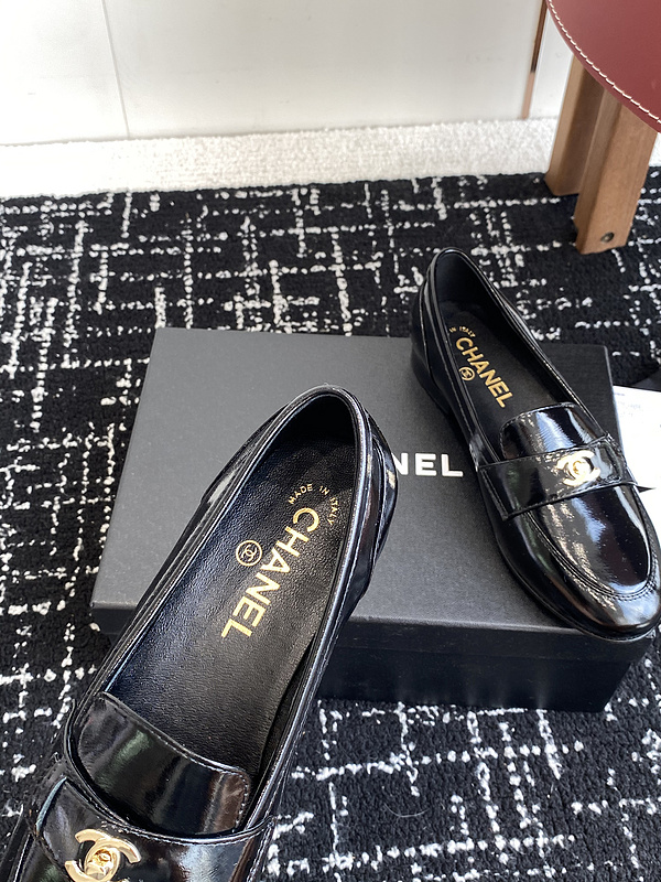 Chanel Leather CC Logo Loafers