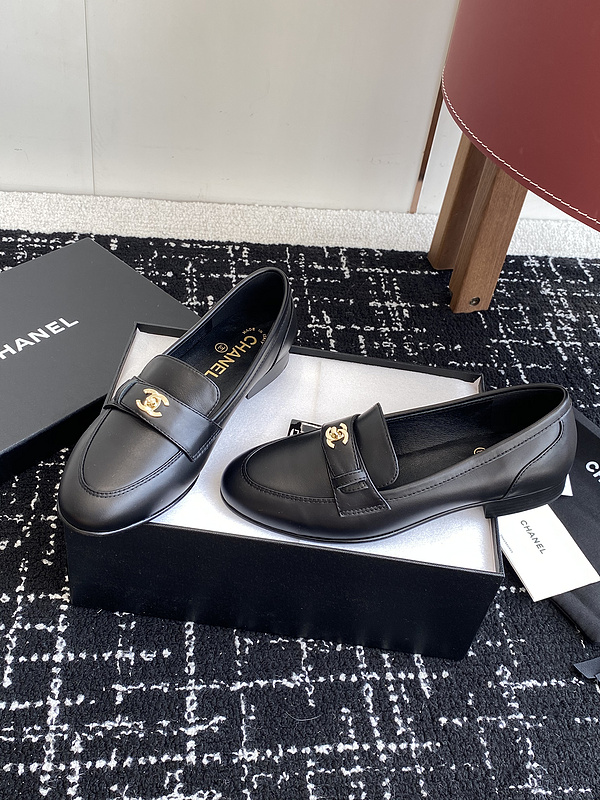 Chanel Leather CC Logo Loafers