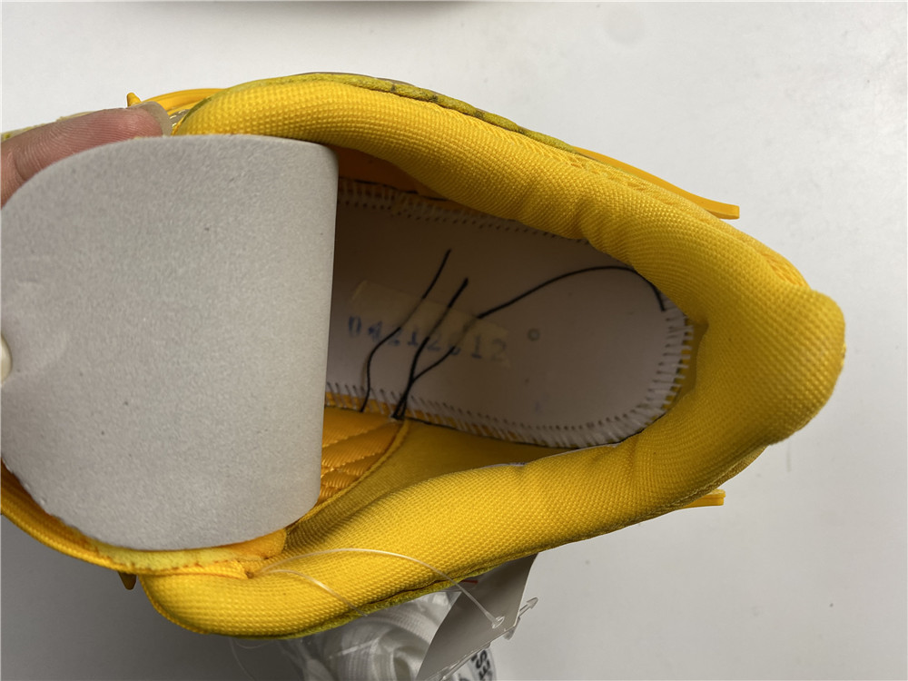 OFF-WHITE x Nike Air Rubber Dunk  University Gold CU6015-100