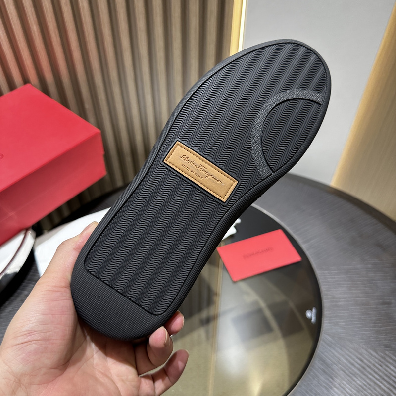 Ferragamo Gancini Sneakers