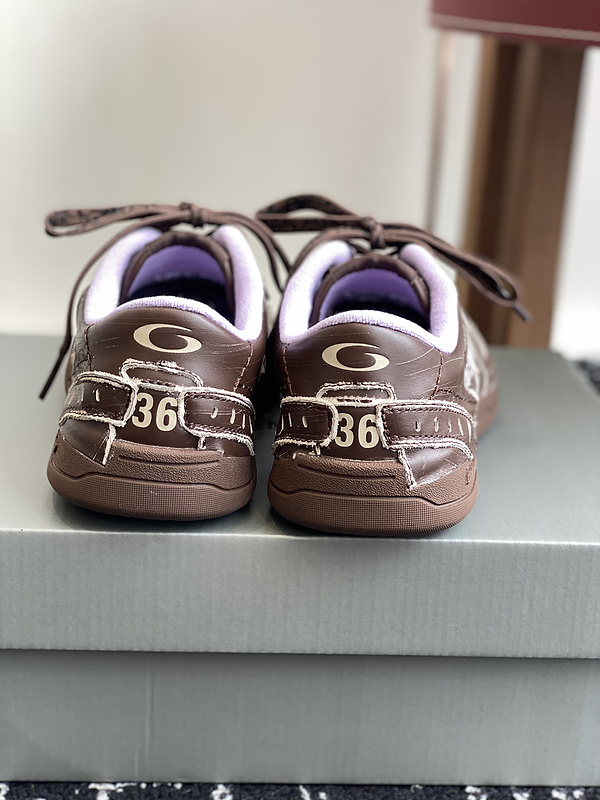 Balenciaga Hamptons Worn-Out Sneaker