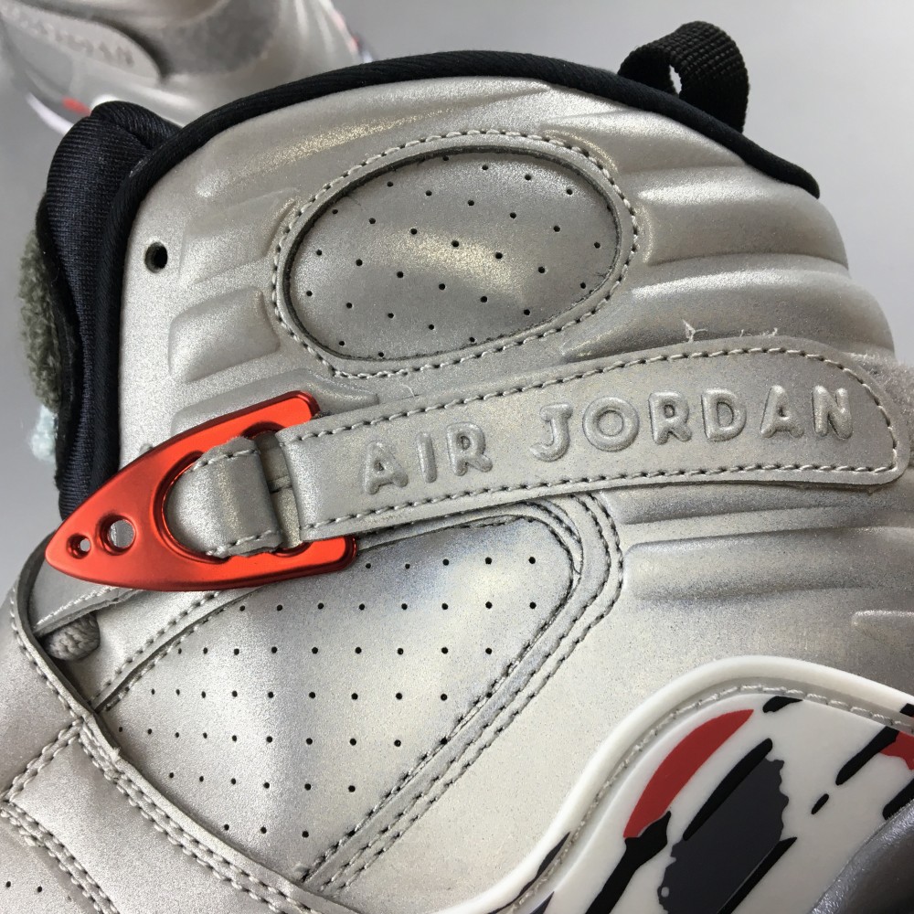 Air Jordan 8 “Reflective Bugs Bunny”