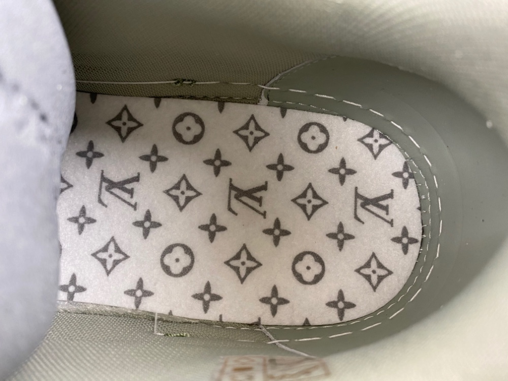 LV Trainer Sneaker
