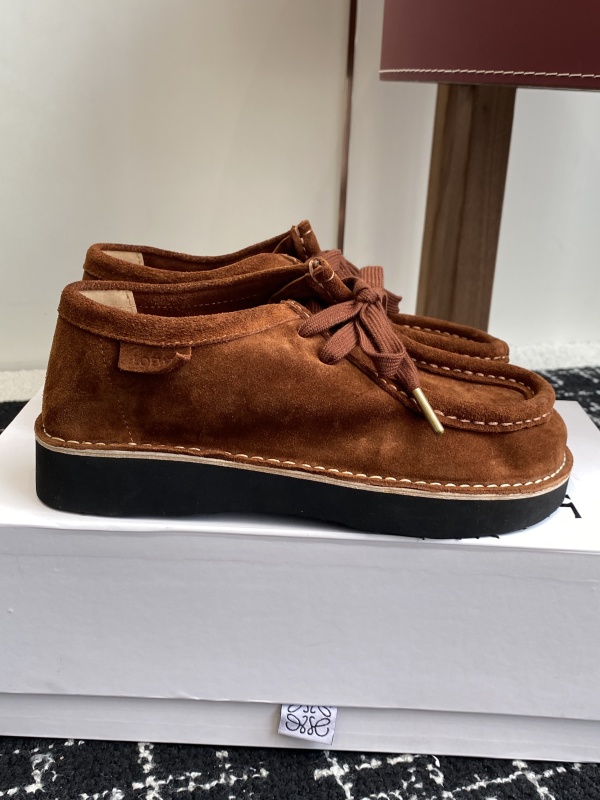 Faro lace-up in suede calfskin