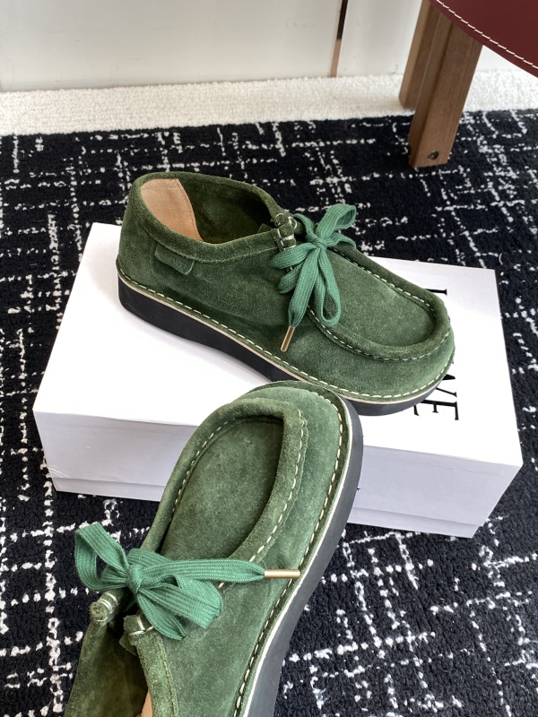 Faro lace-up in suede calfskin