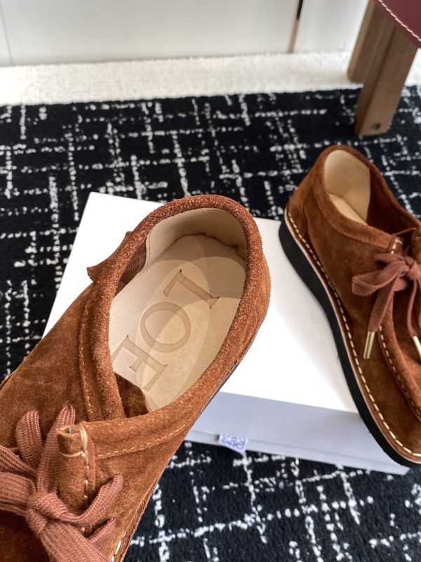 Faro lace-up in suede calfskin