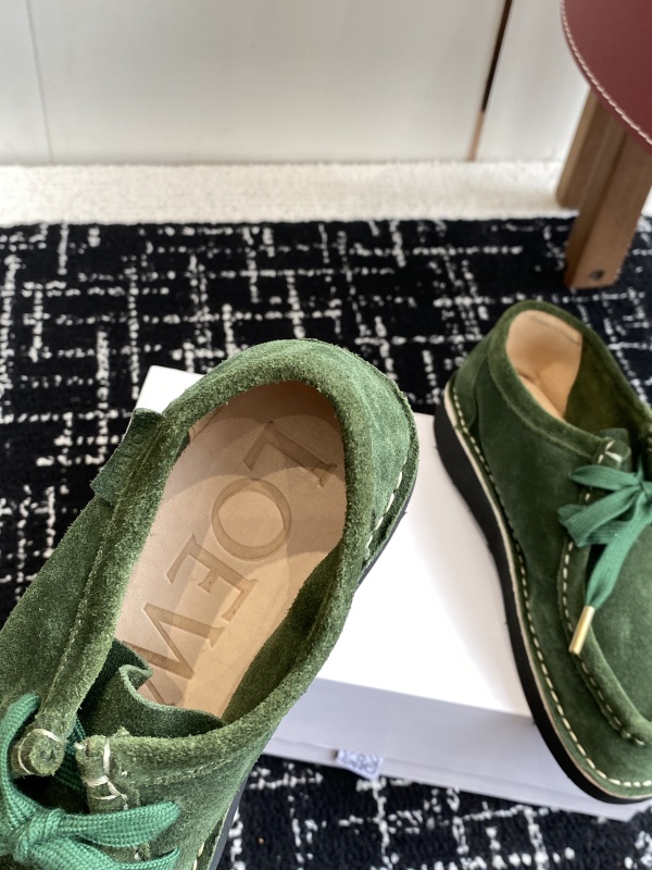 Faro lace-up in suede calfskin