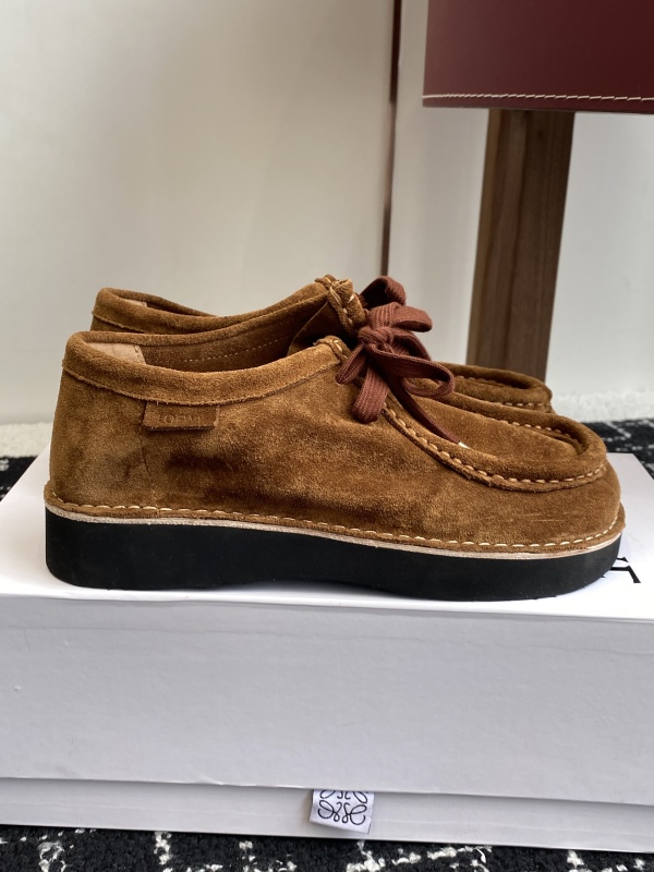 Faro lace-up in suede calfskin