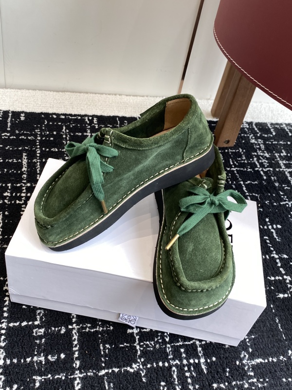 Faro lace-up in suede calfskin