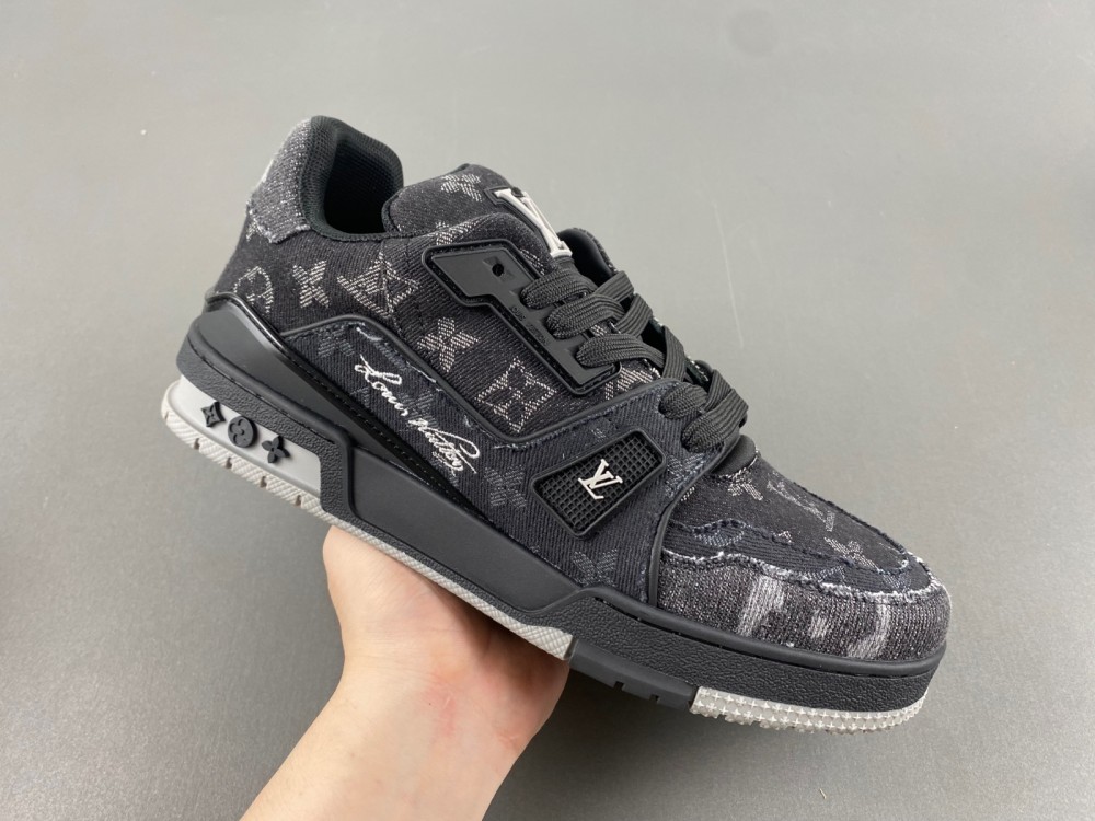 LV Trainer Sneaker