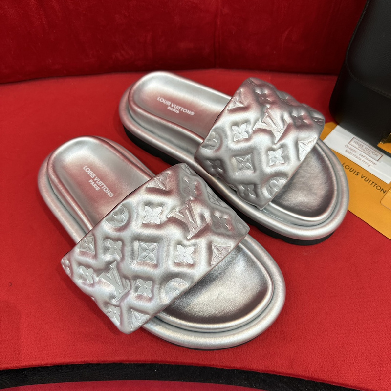 LV POOL PILLOW COMFORT MULE