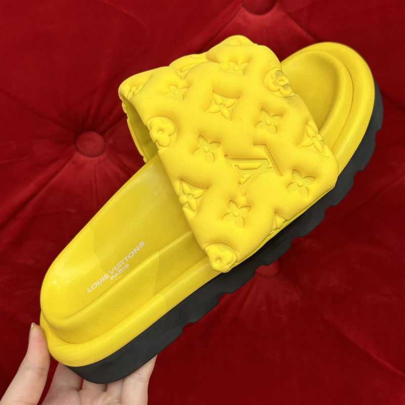 LV POOL PILLOW COMFORT MULE