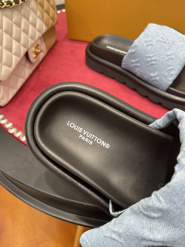 LV POOL PILLOW COMFORT MULE