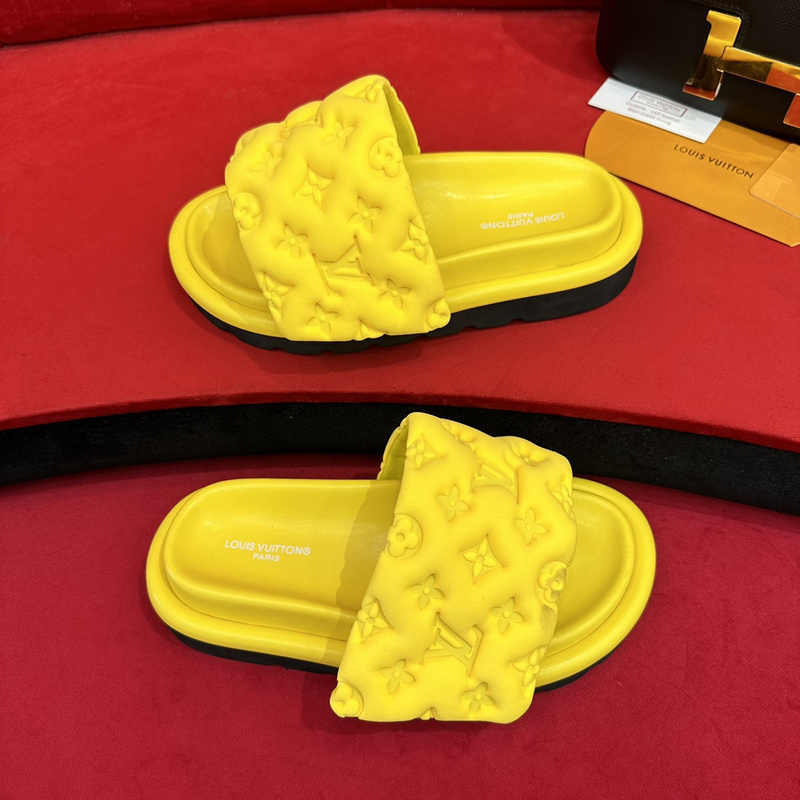 LV POOL PILLOW COMFORT MULE