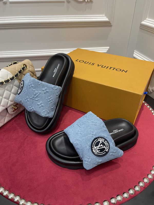 LV POOL PILLOW COMFORT MULE