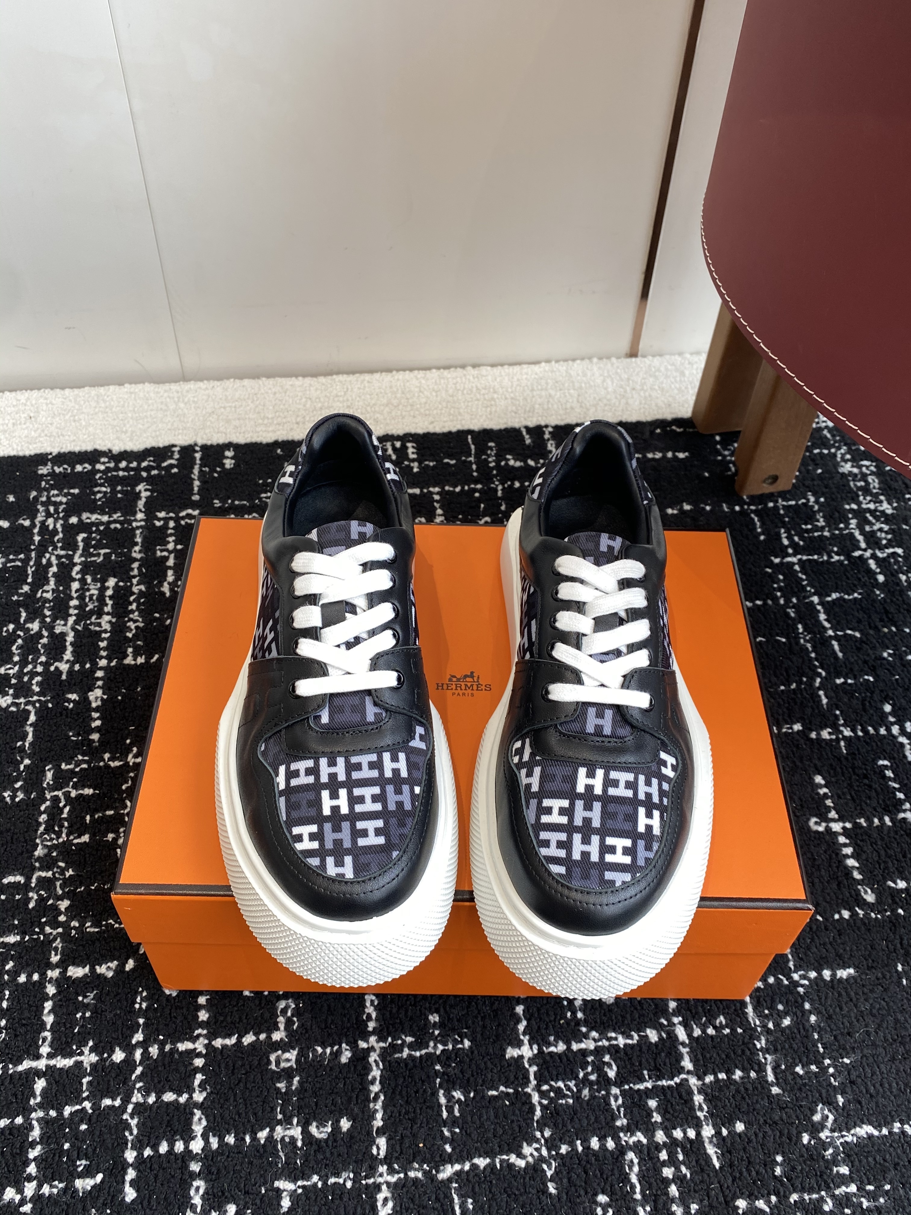 Hermes Unisex Sneakers